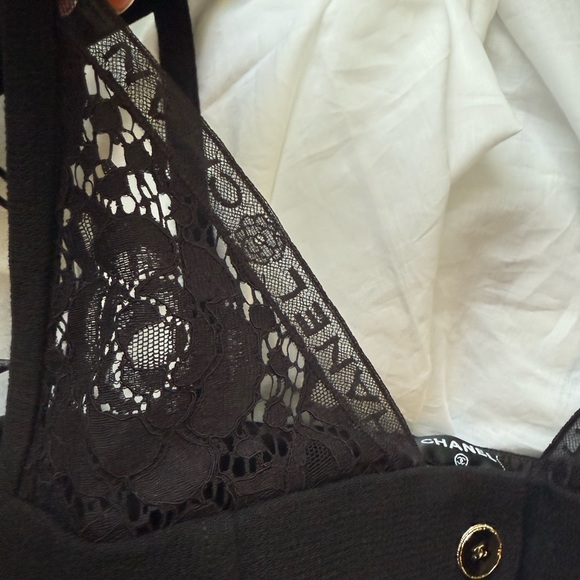 CHANEL Black wool crepe & lace - Picture 5 of 9
